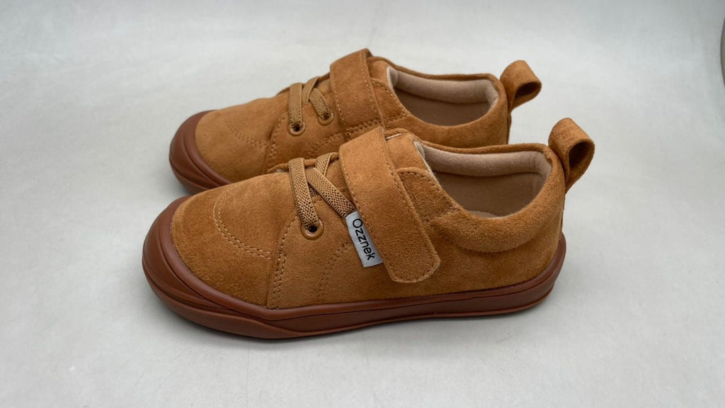 Pre-Order Sienna Barefoot-Style Kids Sneakers – Flexible Sole, Wide Toe Box, Velcro Closure