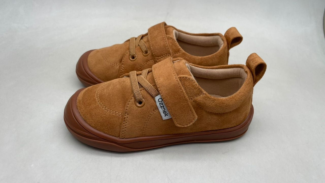 Pre-Order Sienna Barefoot-Style Kids Sneakers – Flexible Sole, Wide Toe Box, Velcro Closure