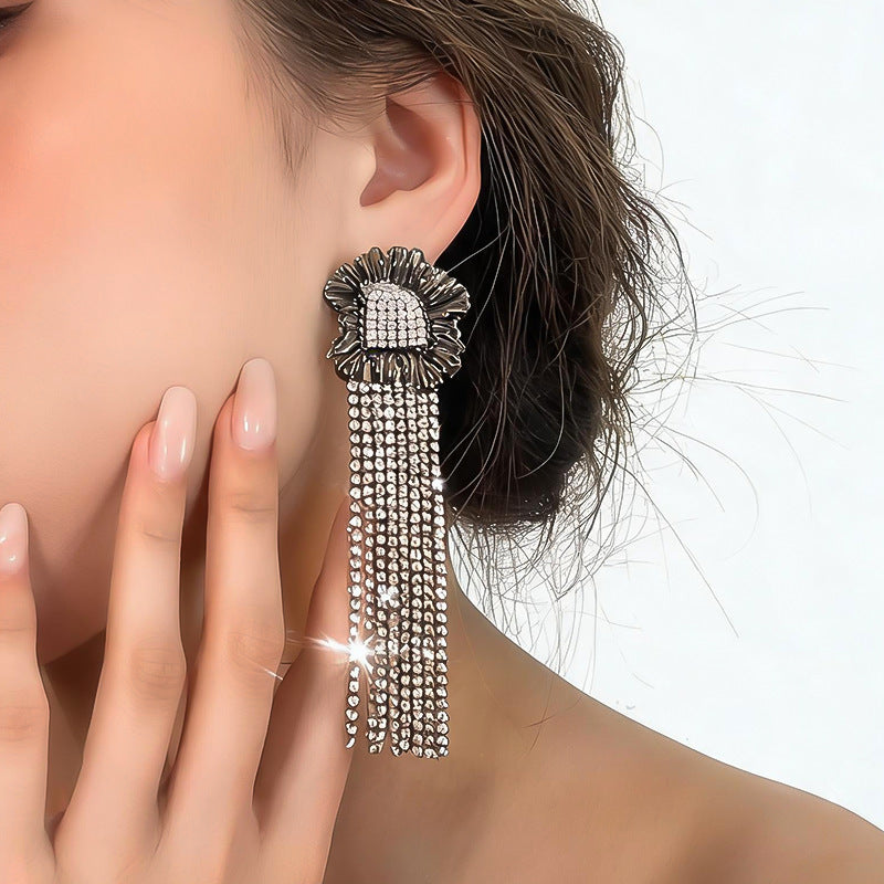 Women Heavy Craft Rhinestone Flower Tassel Dangle Stud Earrings,Luxury Statement Earrings For Banquet Party Occasion,Unique Trendy Light Luxury Fashion Jewelry