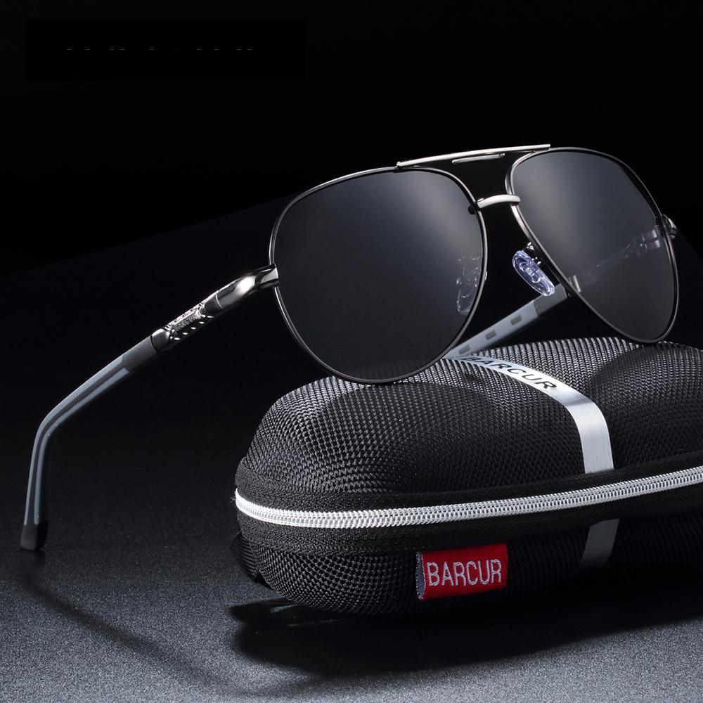 Classic men's aviation pilot style polarized sunglasses in black and silver
