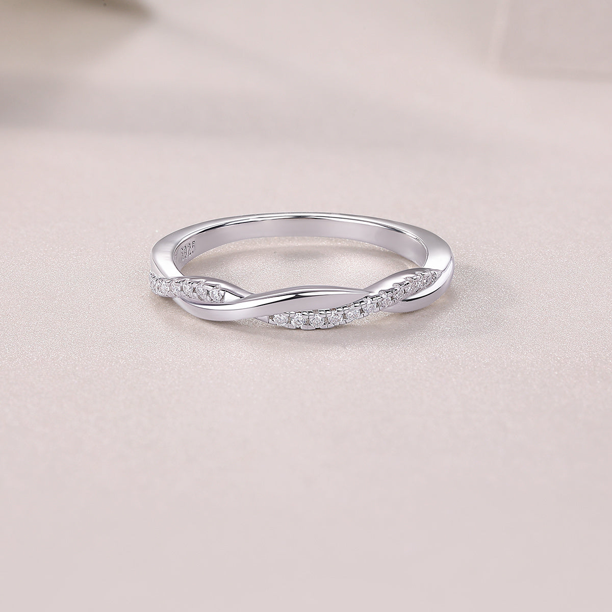 S925 Silver 1.9g Platinum Plated Moissanite Ring, Twisted Pave Band, D VVS1 GRA US 5-9
