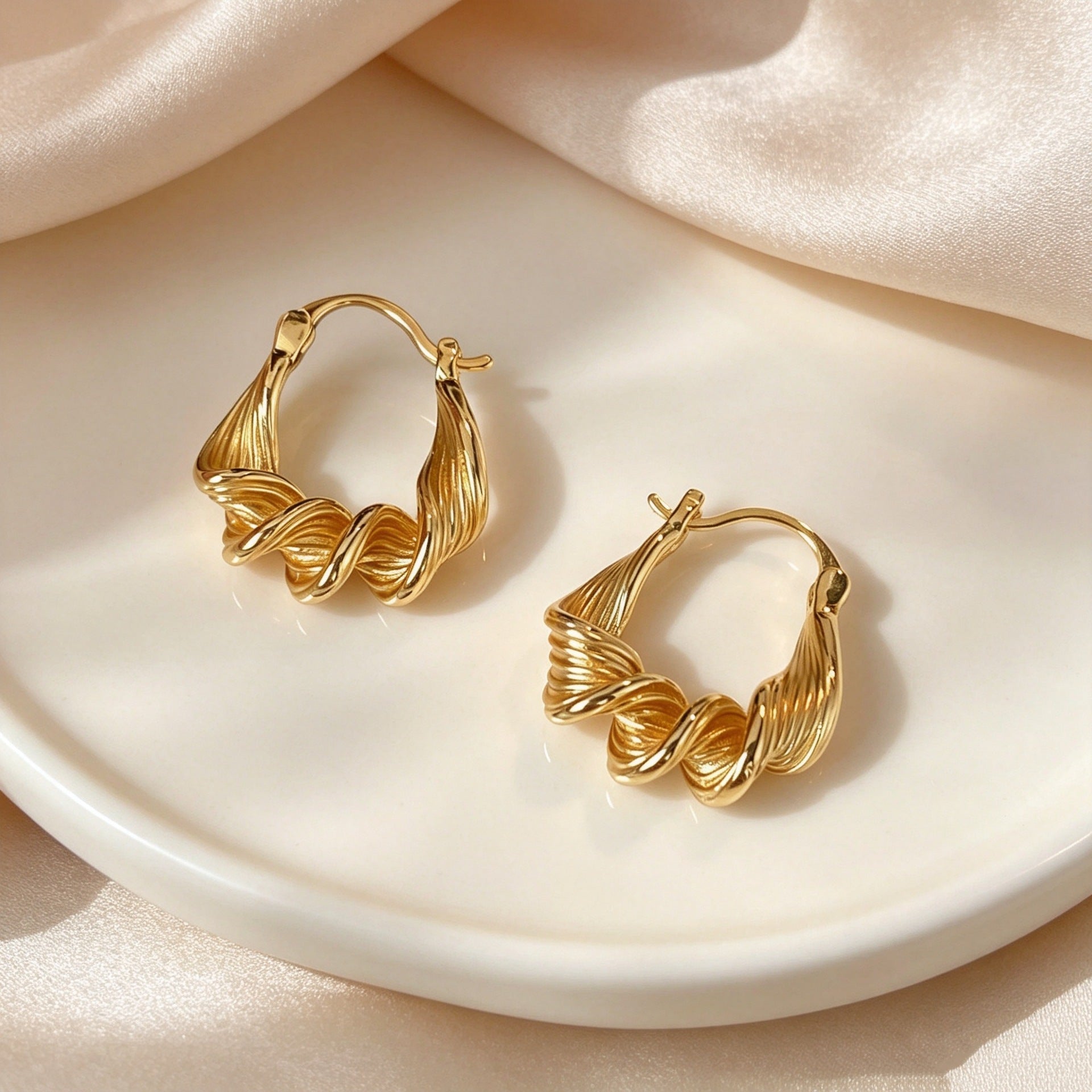 Retro Gold Twisted Cable Earrings Face-framing For Round And Square Faces