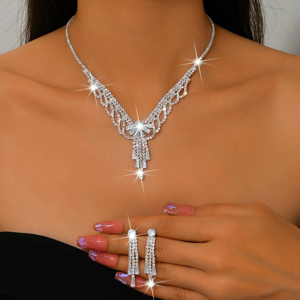 Light Luxury And High-End Rhinestone Bow Lace Earrings And Necklace, Fashionable And Sweet Bridal Wedding Party Jewelry Set