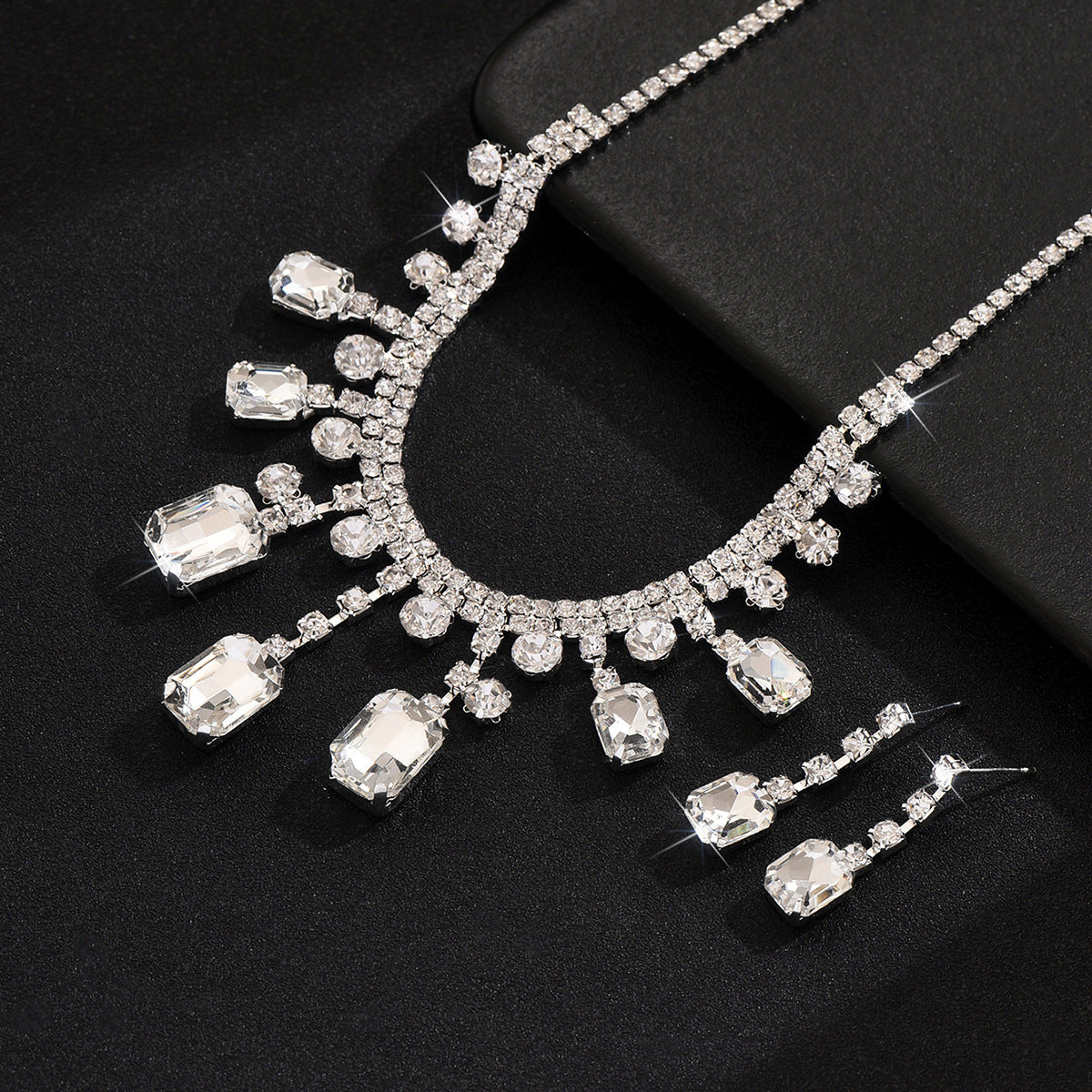 Cross-Border Dropshipping New White Rectangular Water Drop Tassel Crystal Necklace Earrings Women's Accessories Clavicle Chain