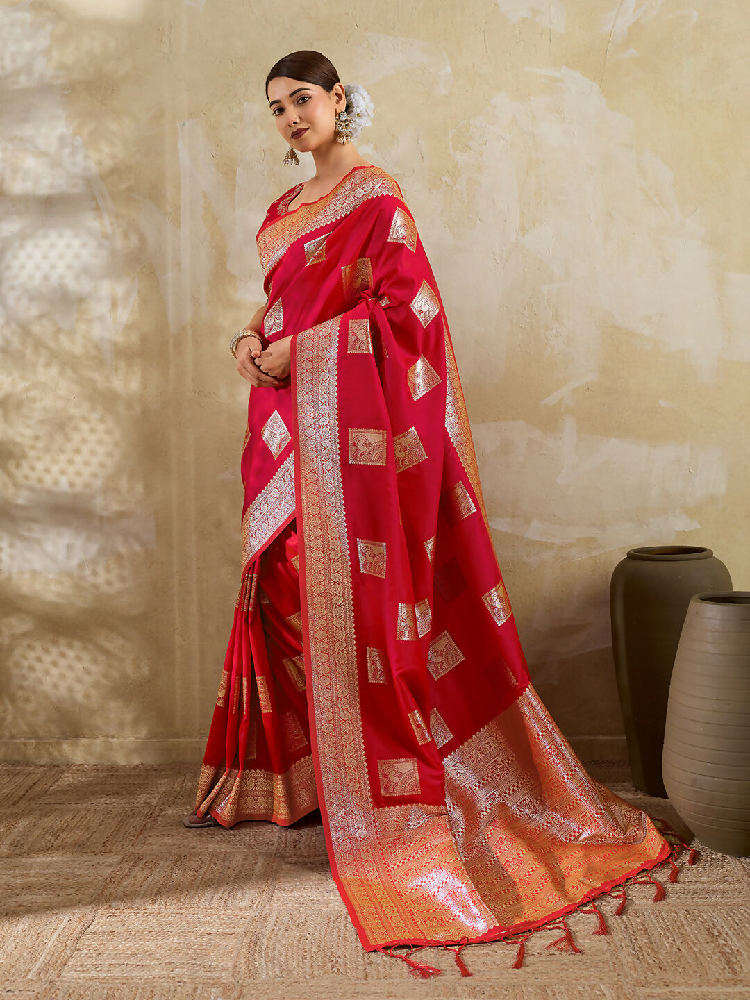 Elegant Red Silk Blend Saree with Matching Blouse