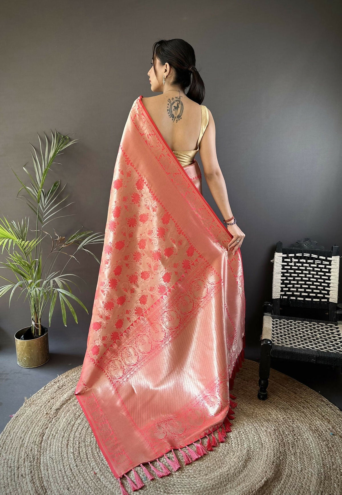 Onion Pink Flower Jall Pattern Soft Silk Banarasi Saree