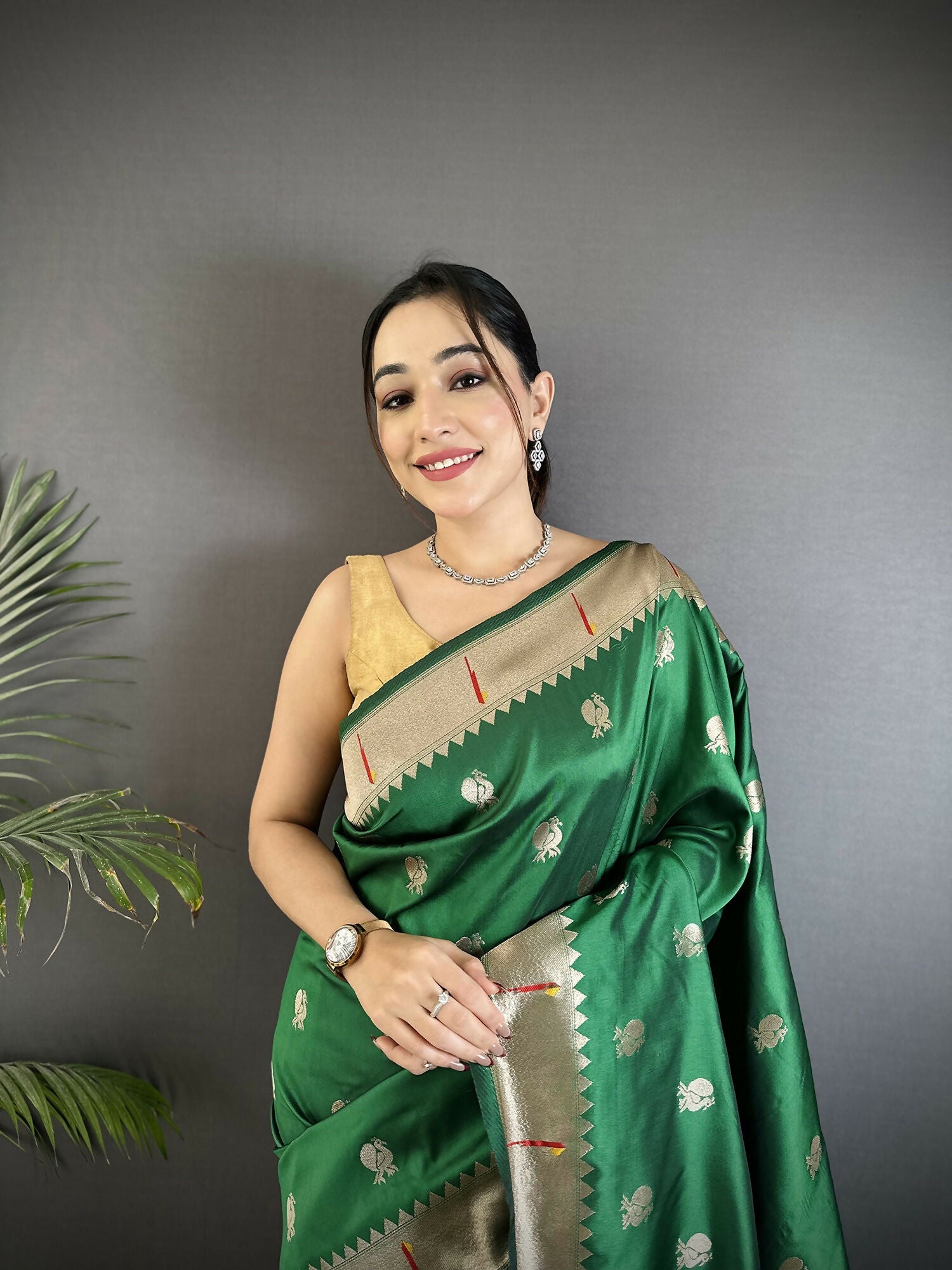 Green Peacock and Floral Motif Soft Silk Kanchipuram Saree