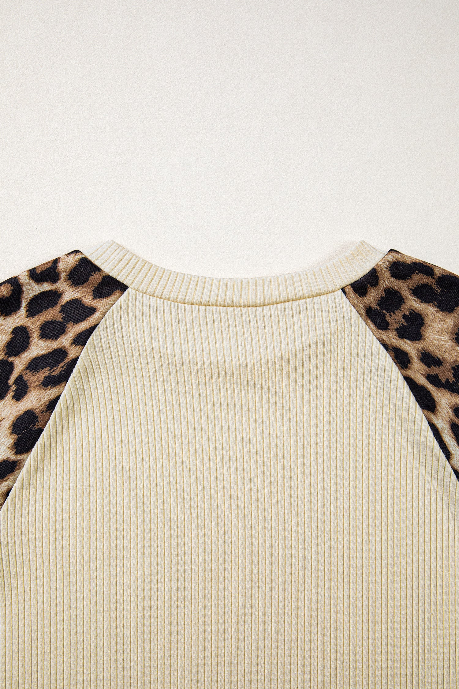 Keily Contrast Sleeve Loose Tee in Cream and Leopard Print