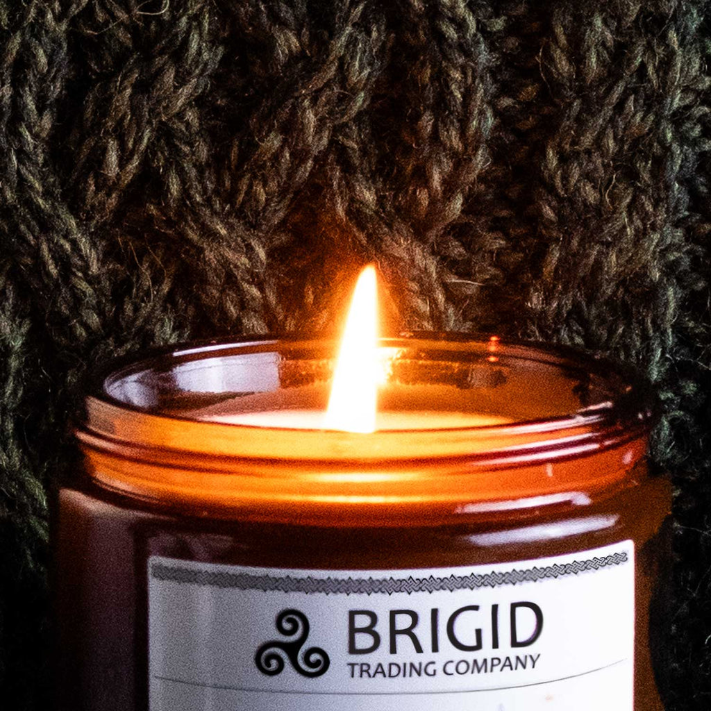 Pipe Smoke Soy Wax Candle - Cuban Tobacco, Smoked Oud, and Deep Resins