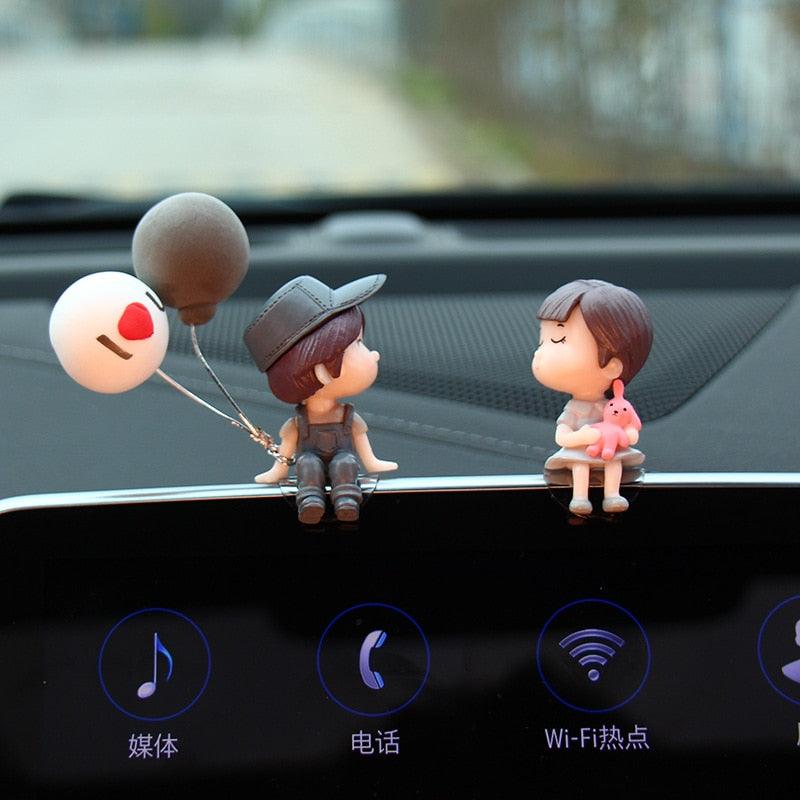 Cute cartoon couple action figure figurine with balloons for car dashboard decoration