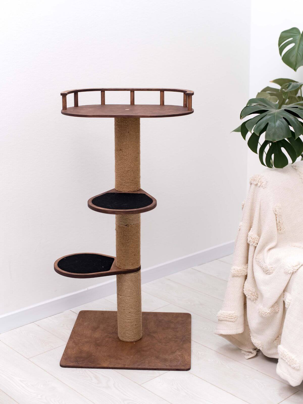 Compact Cat Scratching Tree for Small Spaces and Apartments