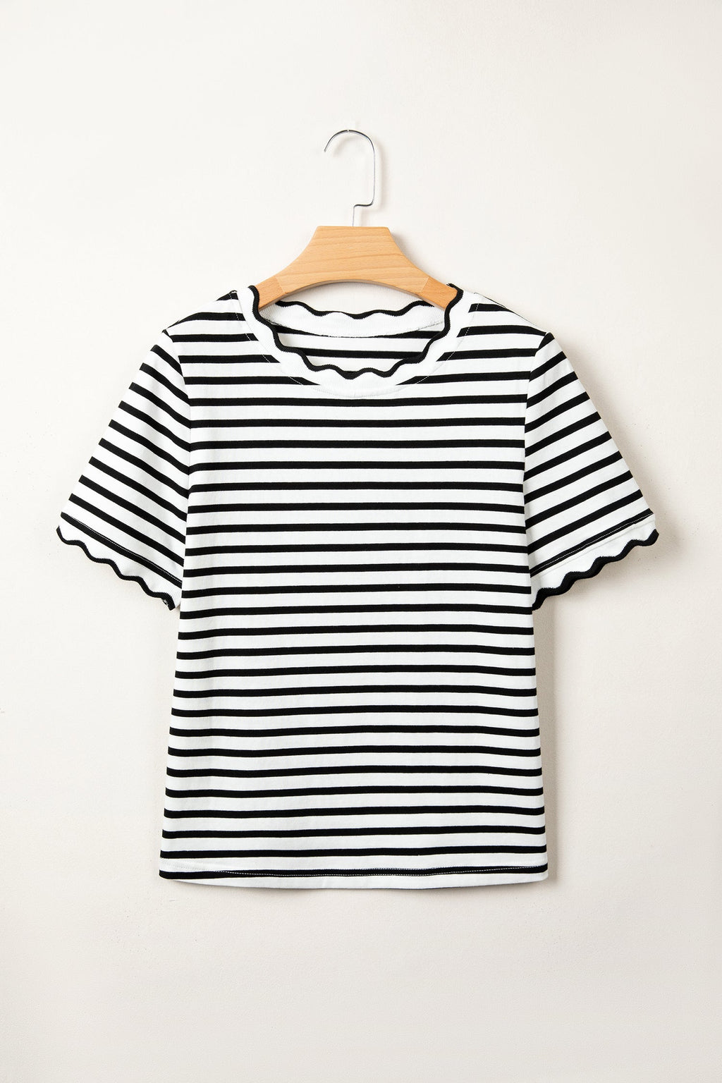 Women's Stripe Scalloped Trim Round Neck Knit T-Shirt