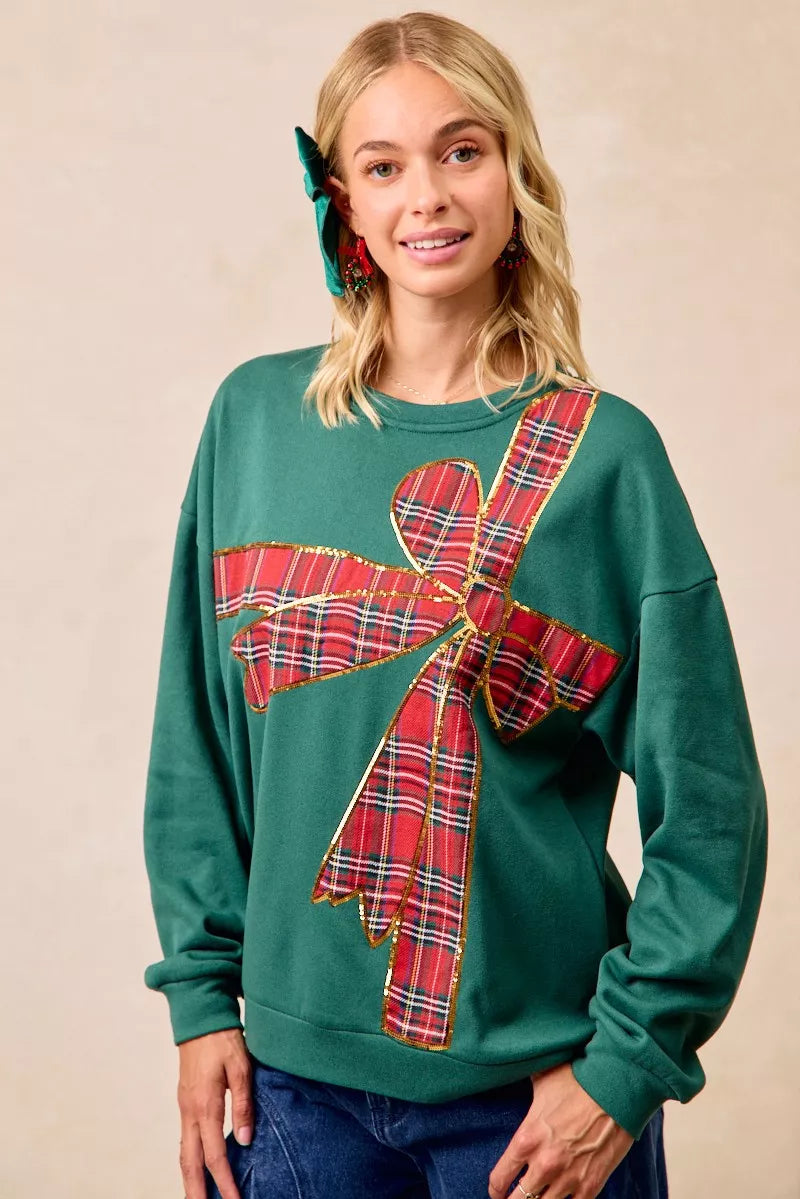 Oversized Plaid Bow Holiday Fleece Pullover in Green/Red