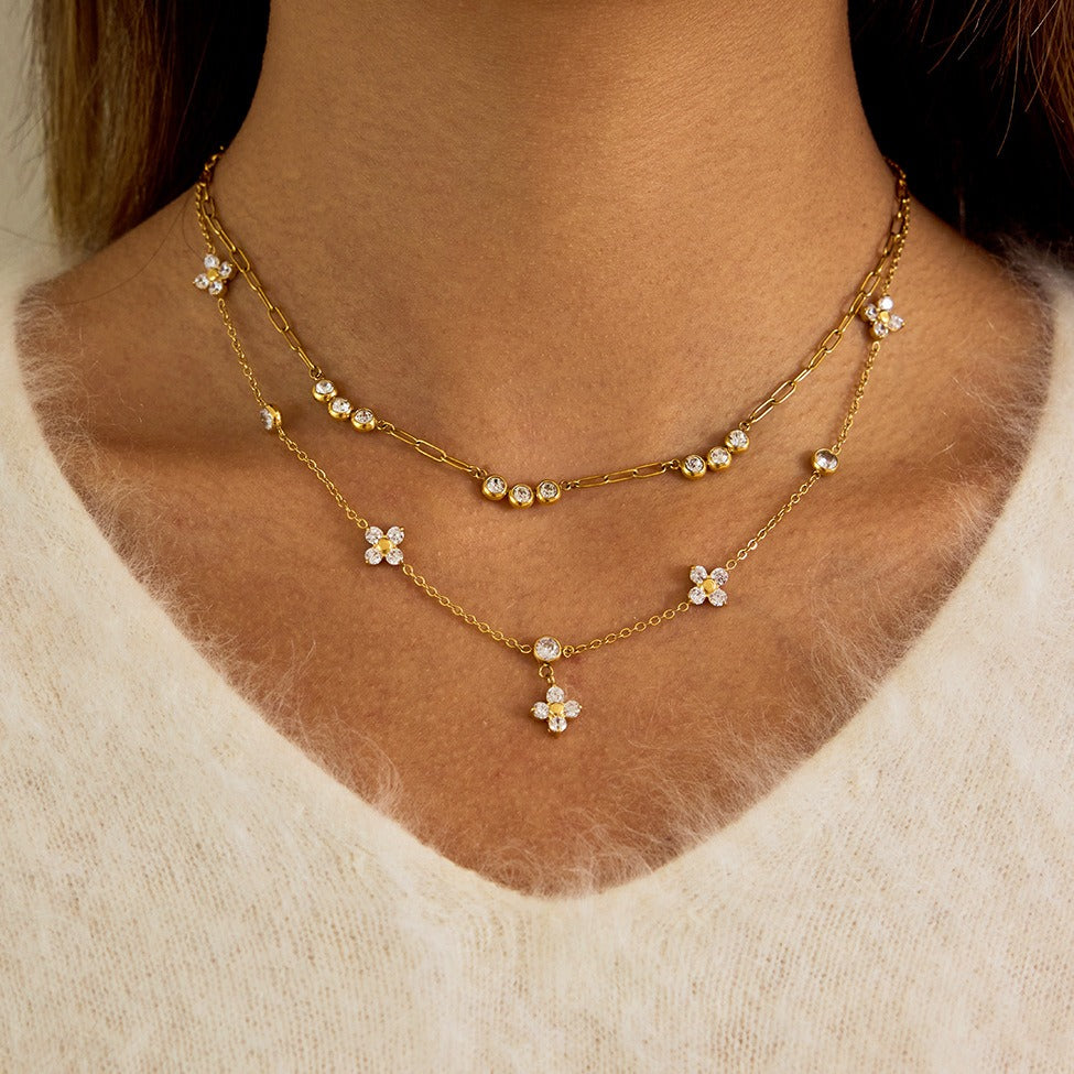 18K Gold Four-Leaf Clover Zircon Necklace – Elegant Luck Pendant