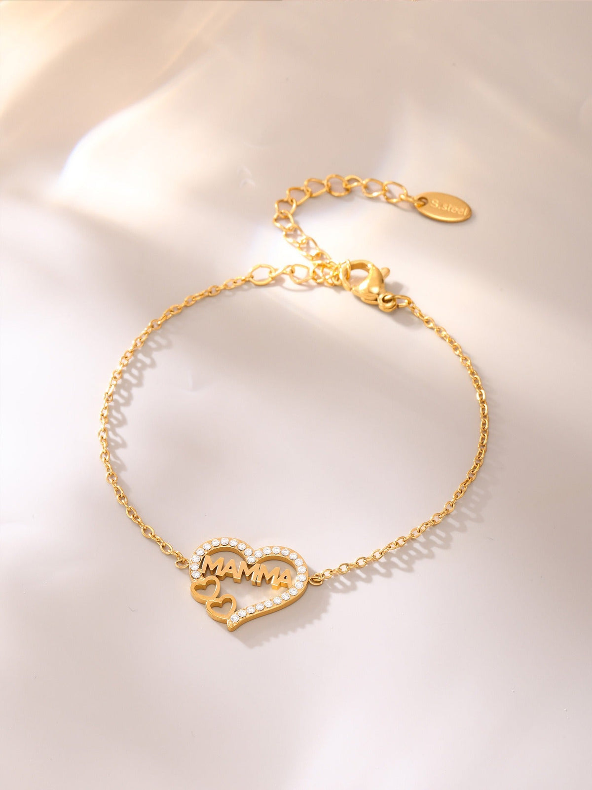 18K gold hollow heart with letter MAMMA design light luxury noble bracelet