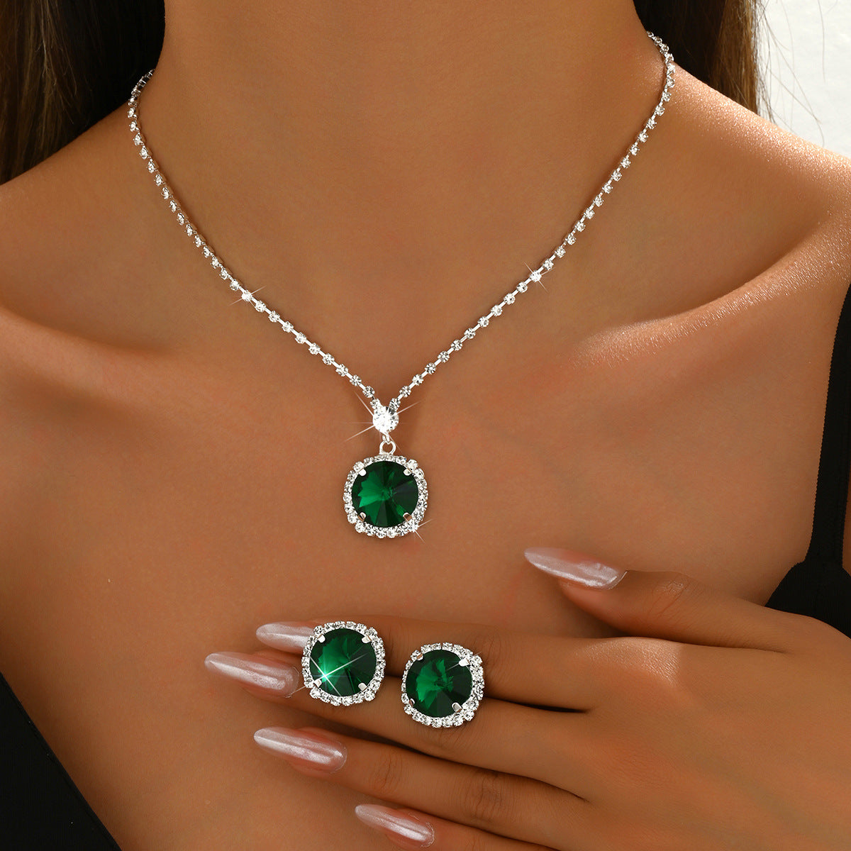 Cross-Border Dropshipping Niche Design Emerald Glass Crystal Necklace Earrings Clavicle Chain Birthday Dinner Jewelry