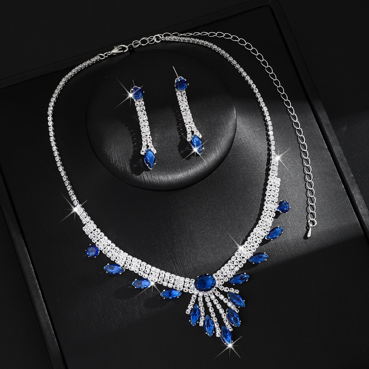 Amazon's New European And American Style Necklace, Earrings, Clavicle Chain Set, Short Style, Bridal Dress, Light Luxury Jewelry Accessories