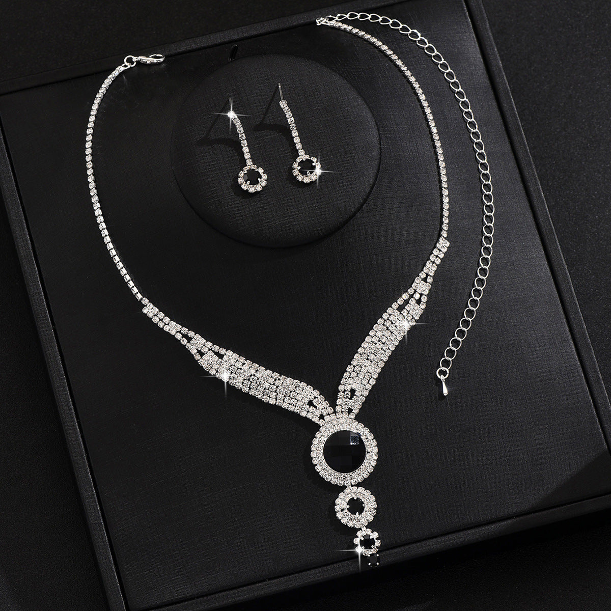 Oem And Dropshipping Cross-Border Hot-Selling Retro Claw Chain Round Clavicle Chain Necklace Earrings Holiday Photography Jewelry Set