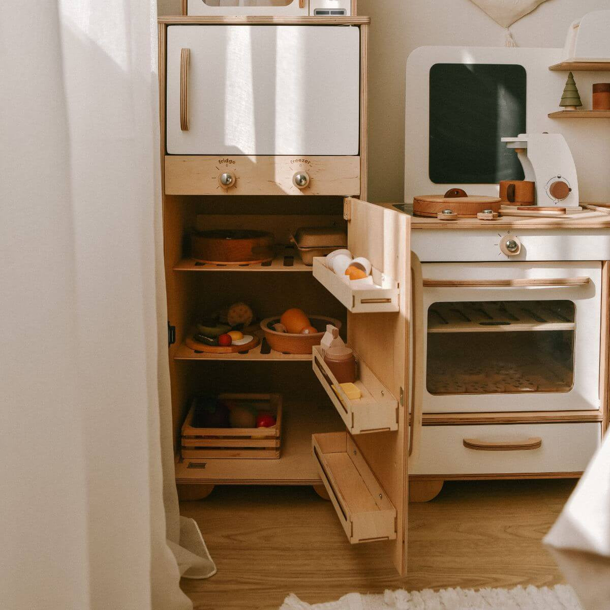 Minimalist Scandi Wooden Play Fridge for Kids – Beige & White