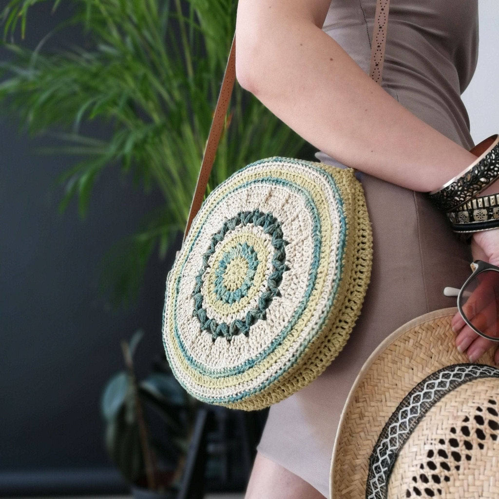 Circle Banjo Bag Crochet Pattern - DIY Boho Structured Handbag