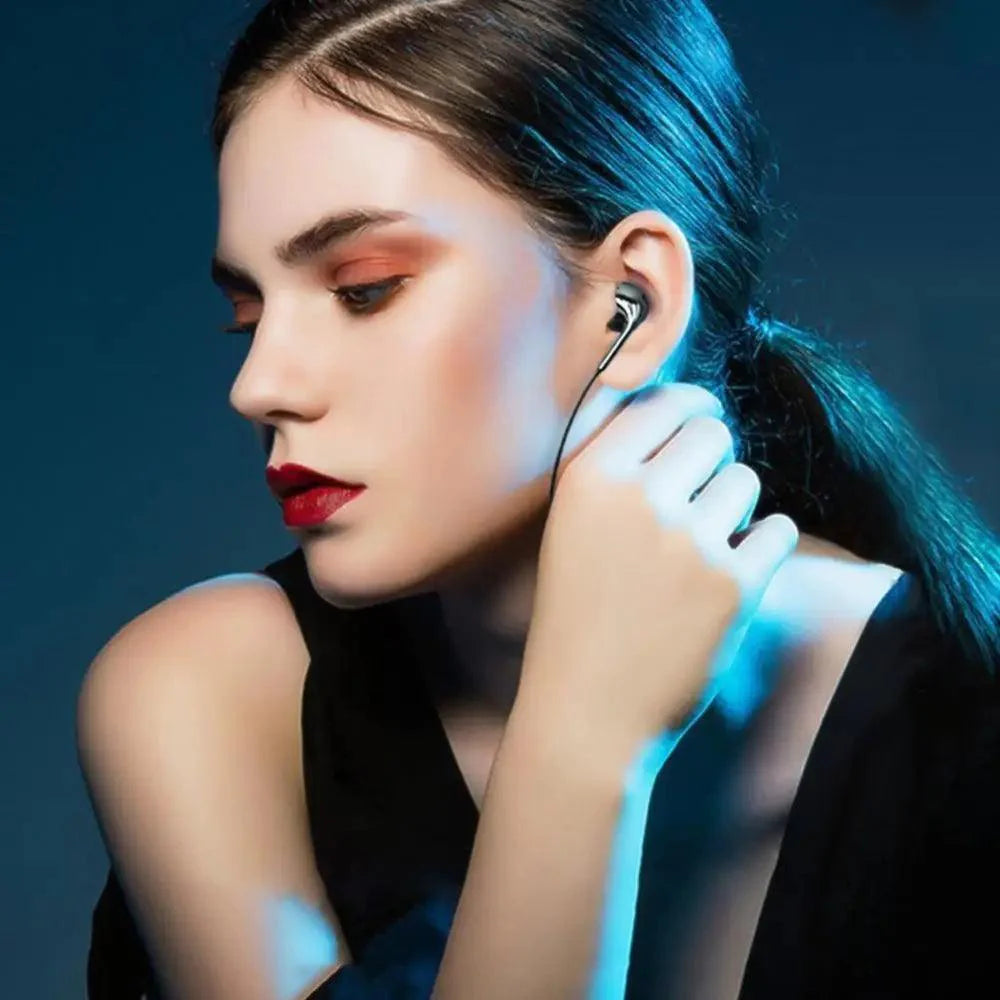 Classic Stereo 3.5mm Wired Earphones with Noise Isolating Mic