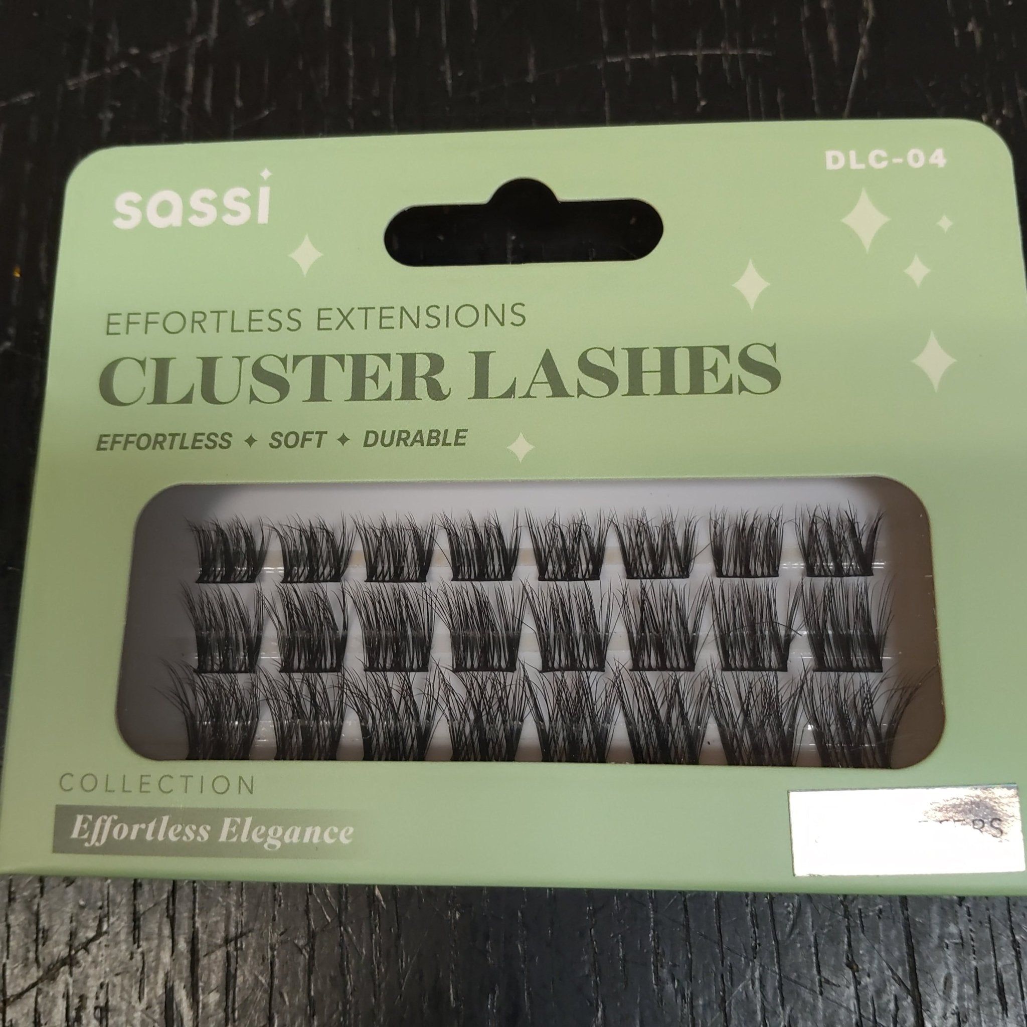 Close-up of Cluster Lashes 04 style featuring natural volume.