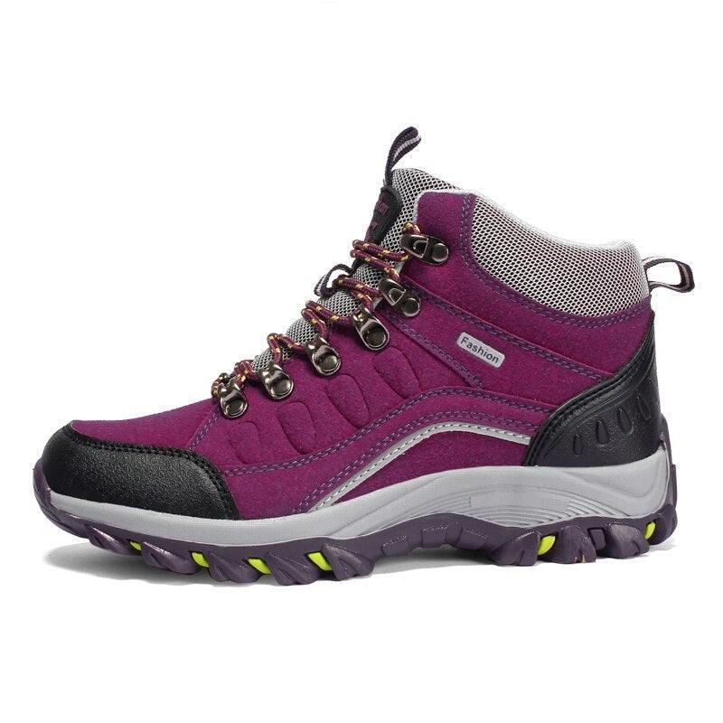 Men's mid-high winter hiking boots with warm super-flock lining and ankle support