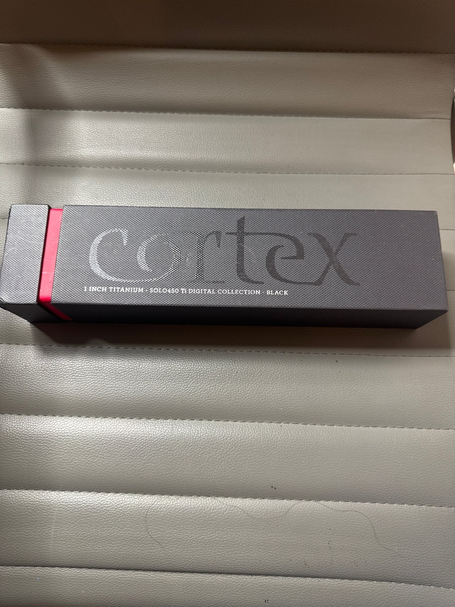 Cortex Solo Titanium Flat Iron 1-inch in black