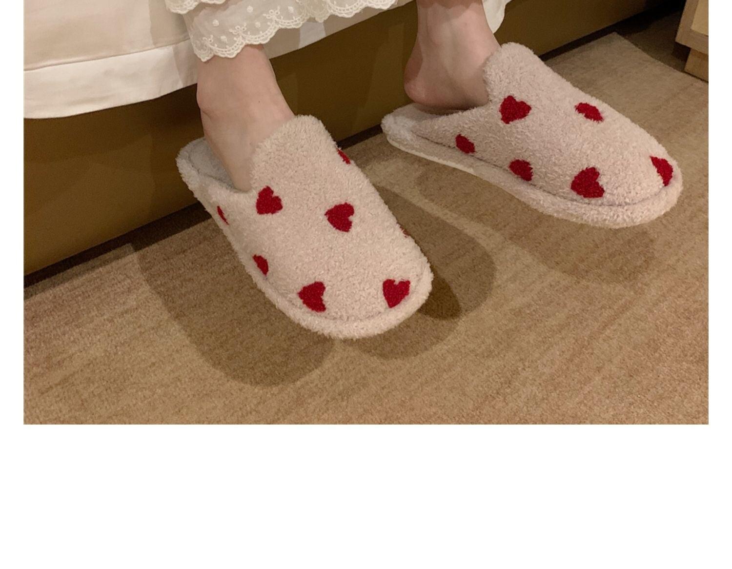 Women's Heart Print Plush Slippers – Cozy White & Red Indoor Shoes