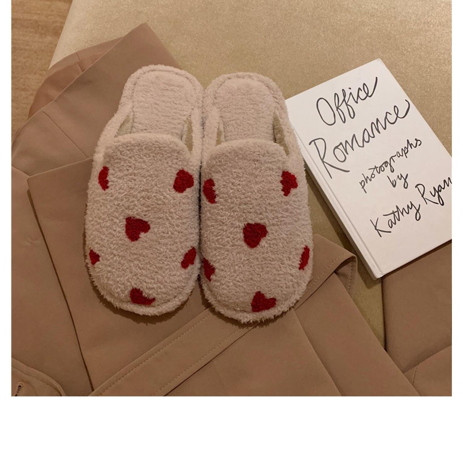 Women's Heart Print Plush Slippers – Cozy White & Red Indoor Shoes