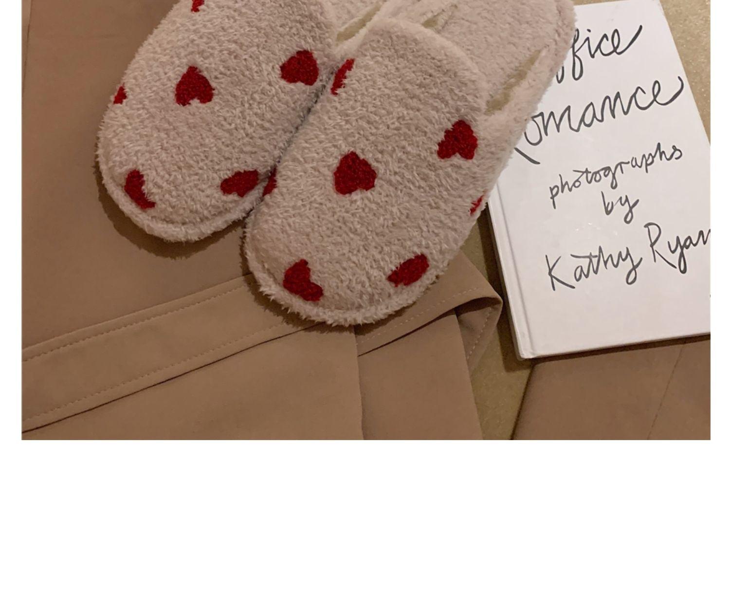 Women's Heart Print Plush Slippers – Cozy White & Red Indoor Shoes