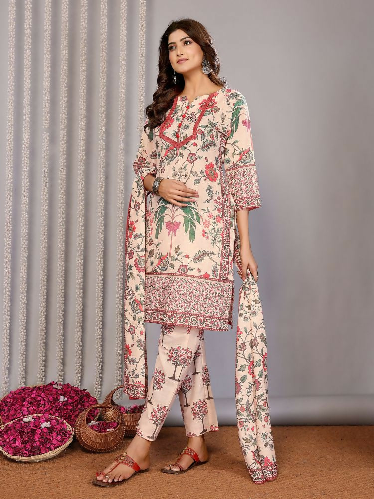 Women wearing a cream linen printed kurta set with notch neck and 3/4 sleeves