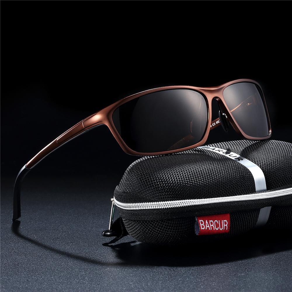 Oversized square polarized sunglasses in a sporty minimalist style