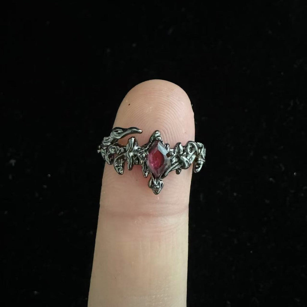 Red Diamond Dark-Style Dragon Claw Ring