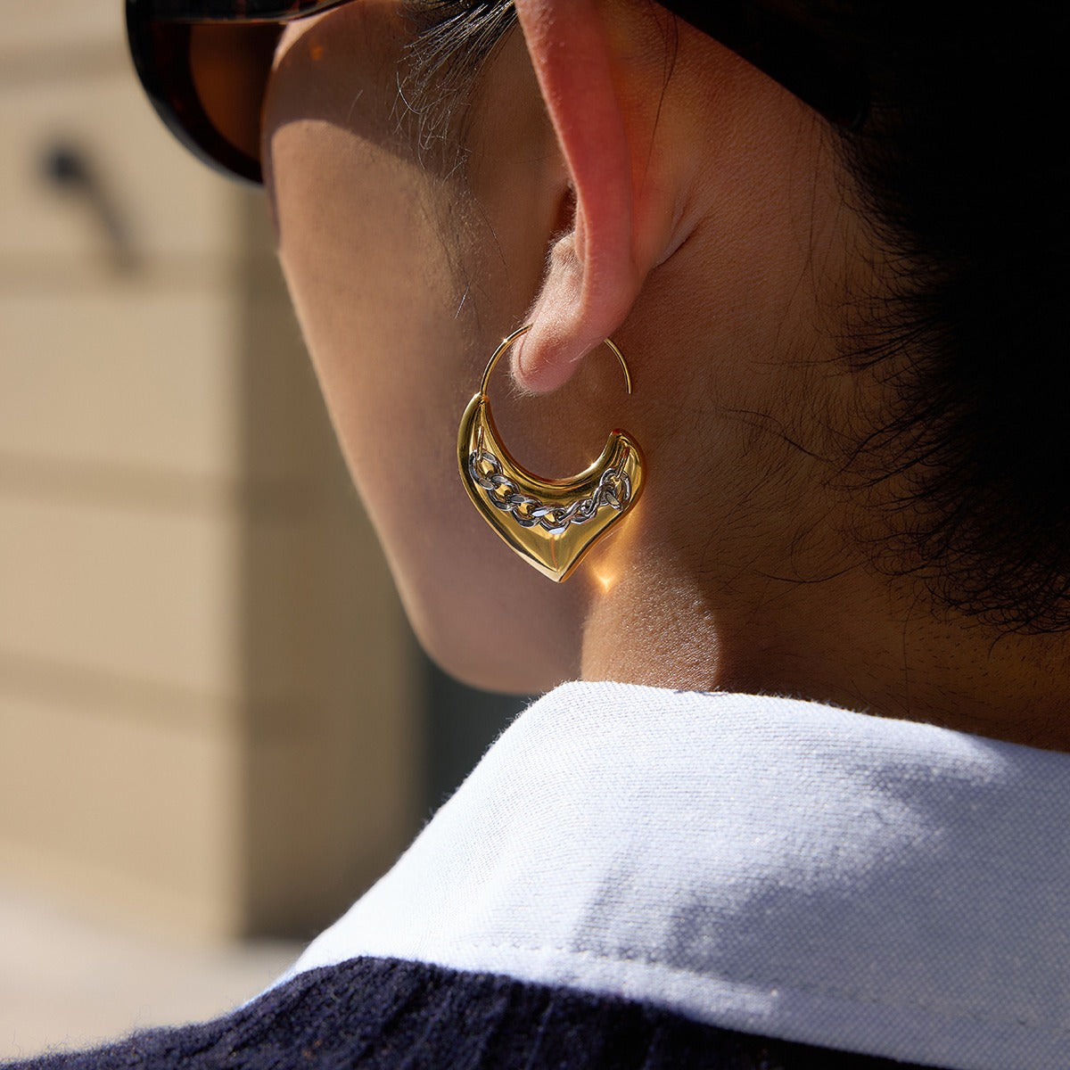 18K Gold Heart-Shaped Stud Earrings - Lightweight Luxury Jewelry
