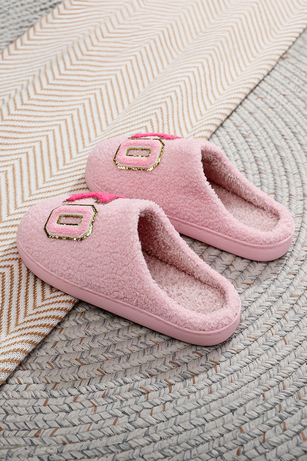 Pink XOXO Letter Graphic Plush Winter Slippers