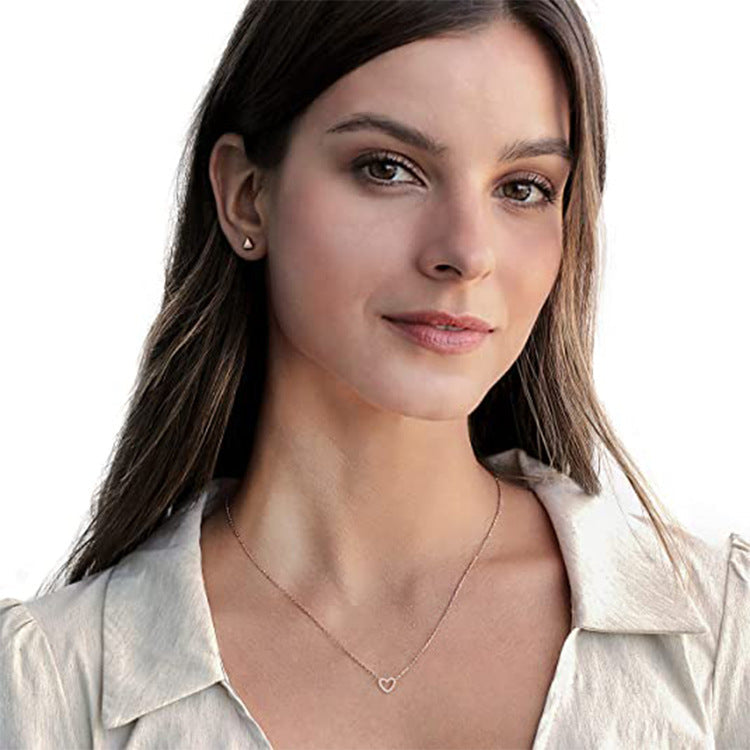 Amazon Heart-Shaped Diamond-Studded Necklace For Women, Heart Pendant Design, Clavicle Chain, Elegant Neck Chain, Wholesale New Style, Light Luxury