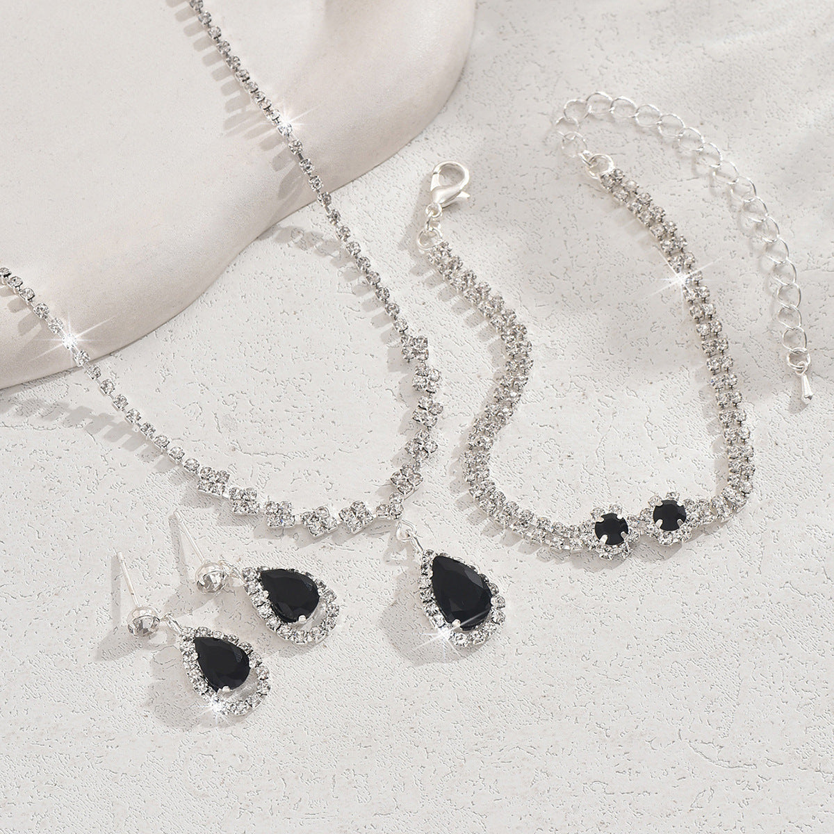 Factory Supply Wholesale Explosions Crystal Zircon Necklace Earrings Bracelet Three-piece Set Of Suit Jewelry