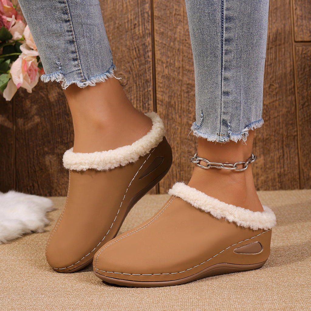 Women's Comfortable Fur-Lined Wedge Clog Platform Slippers - Image 3