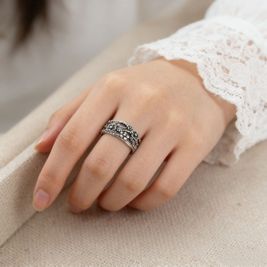 Retro Hollow Carved Ring For Women Distressed Vintage Style