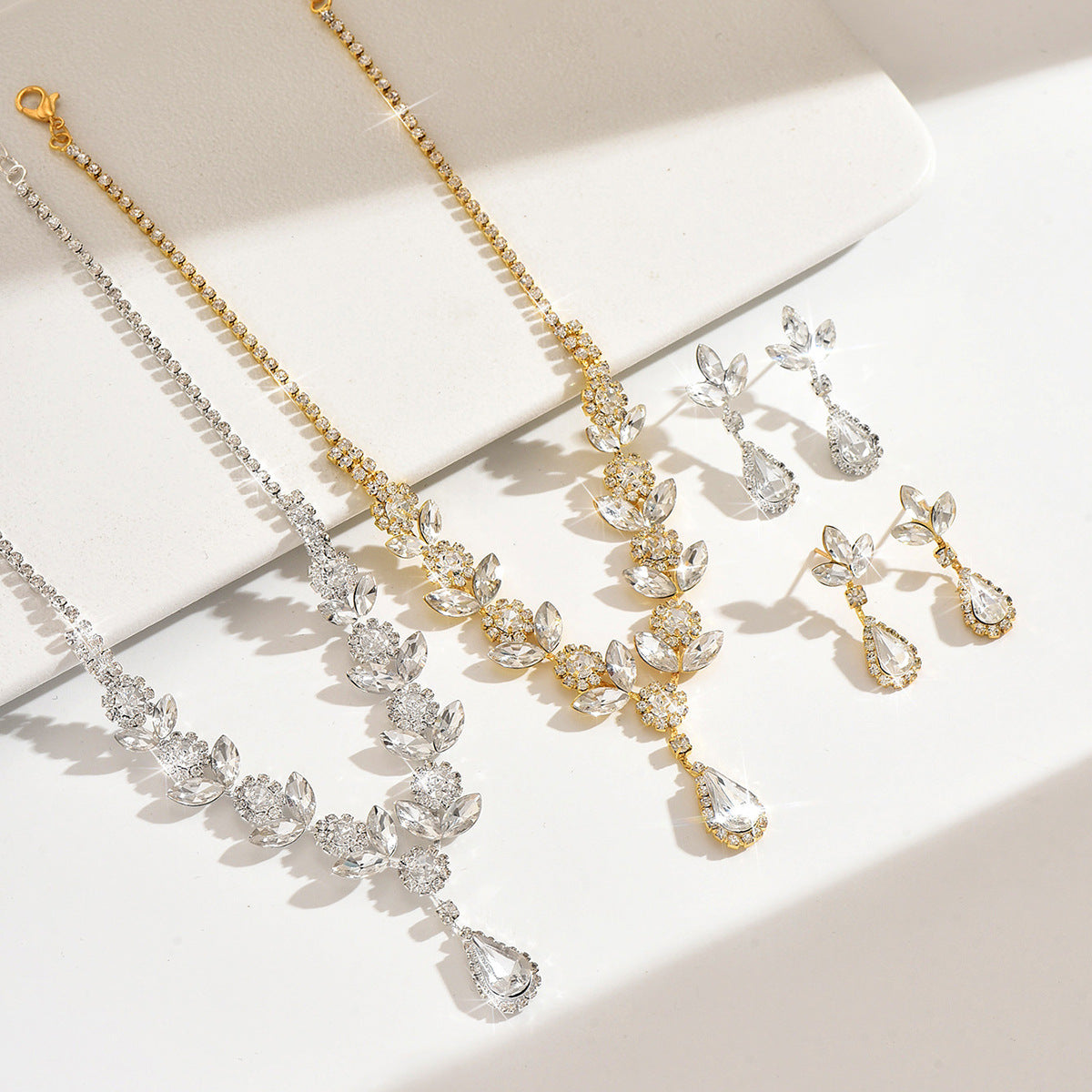 Womens Elegant Bridal 2 Pcs Rhinestone Set,Gold Tone Floral Leaf Teardrop Necklace And Dangle Earrings For Wedding Party Wear