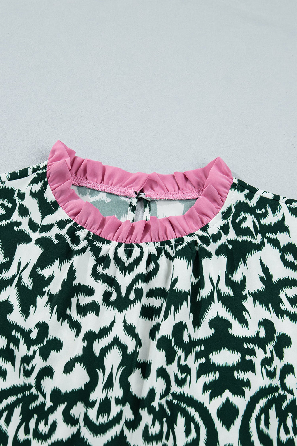 Damask Colorblock Ruffle Trim Short Sleeve Blouse in Green White