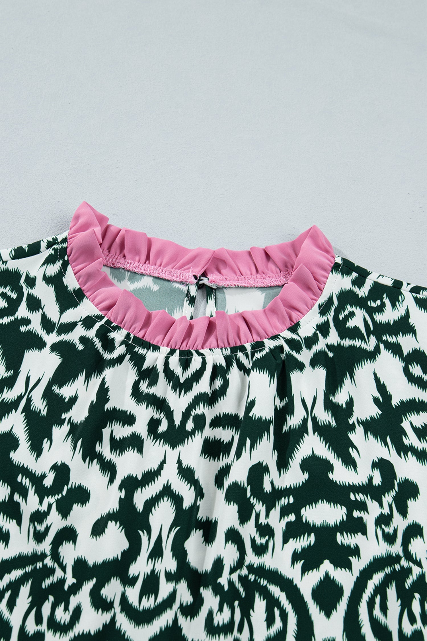 Damask Colorblock Ruffle Trim Short Sleeve Blouse in Green White