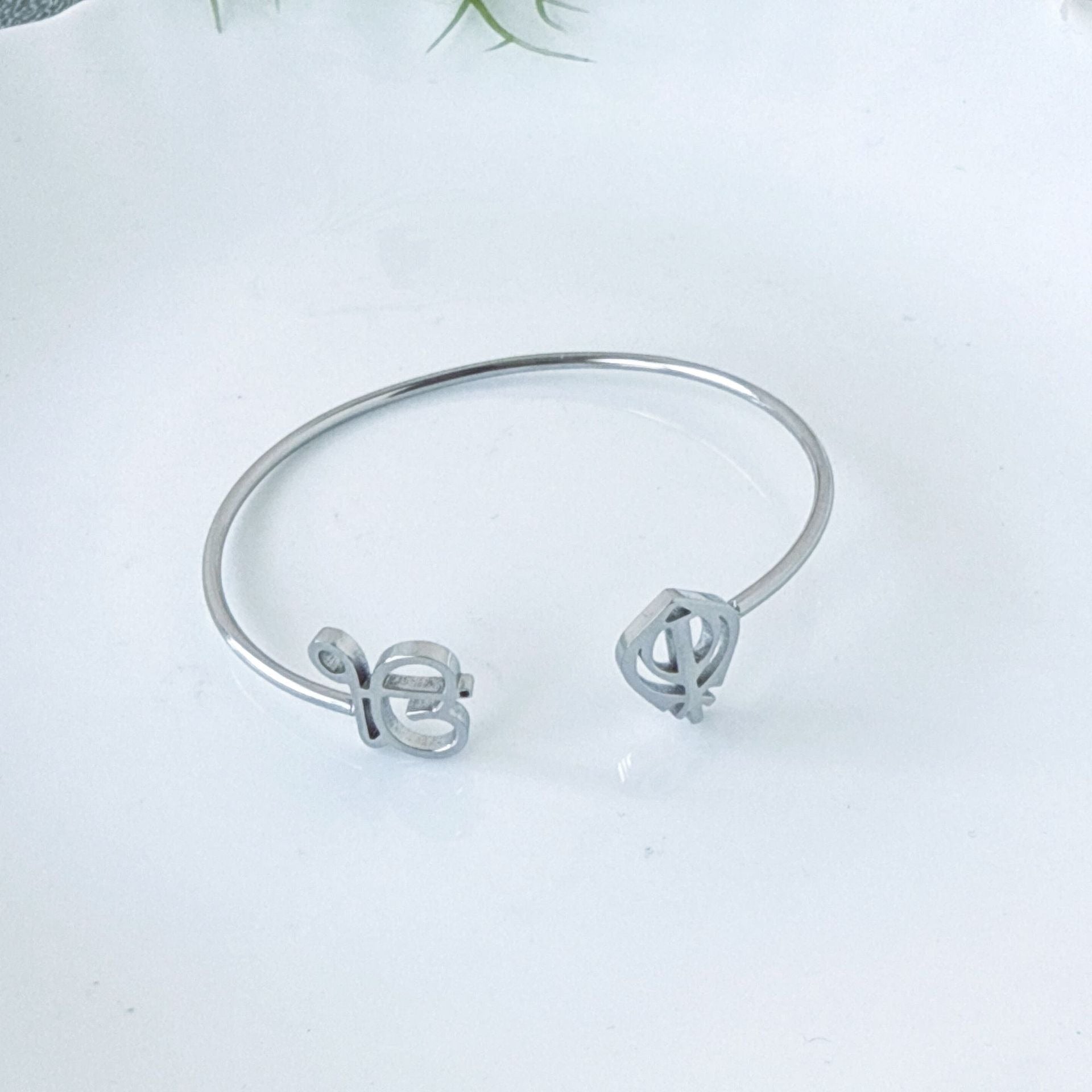 18K Gold Minimalist Open-Cuff Bangle Bracelet