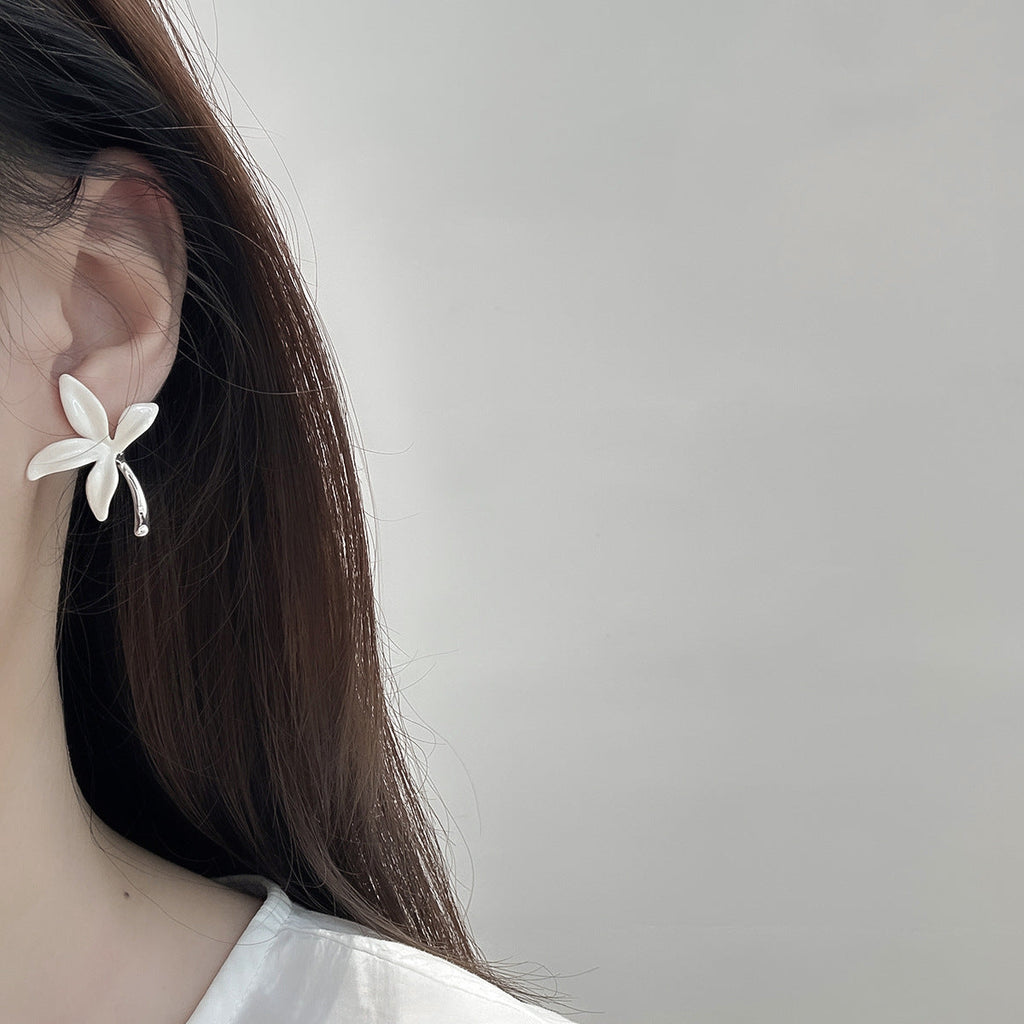 Simple Stylish And Elegant Flower Stud Earrings
