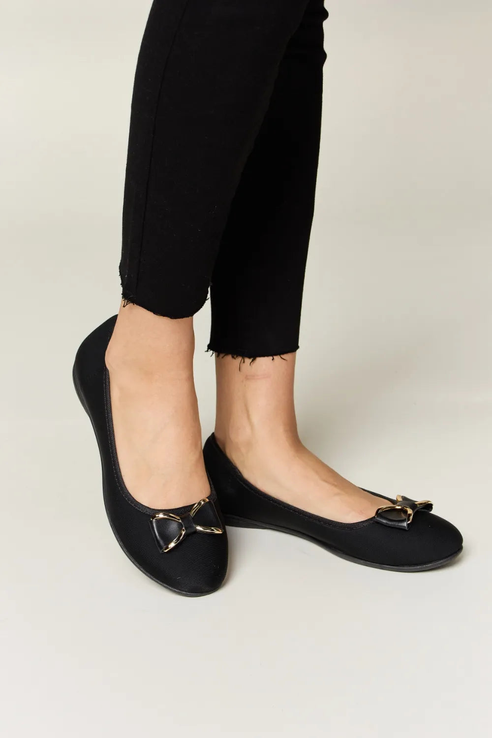 Women's Black Metal Buckle Flat Loafers – Classic Minimalist Shoes