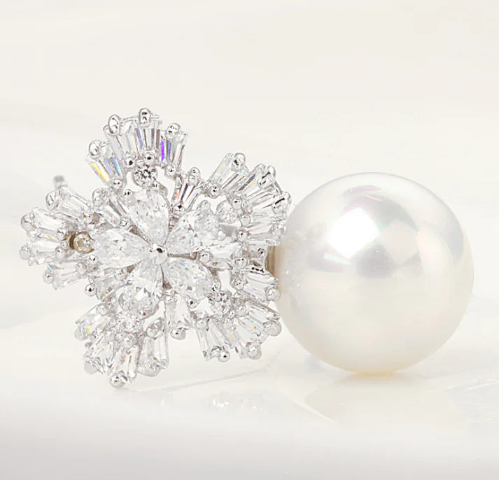 Snowflake Pearl Studs and Shell Pearl Necklace Set