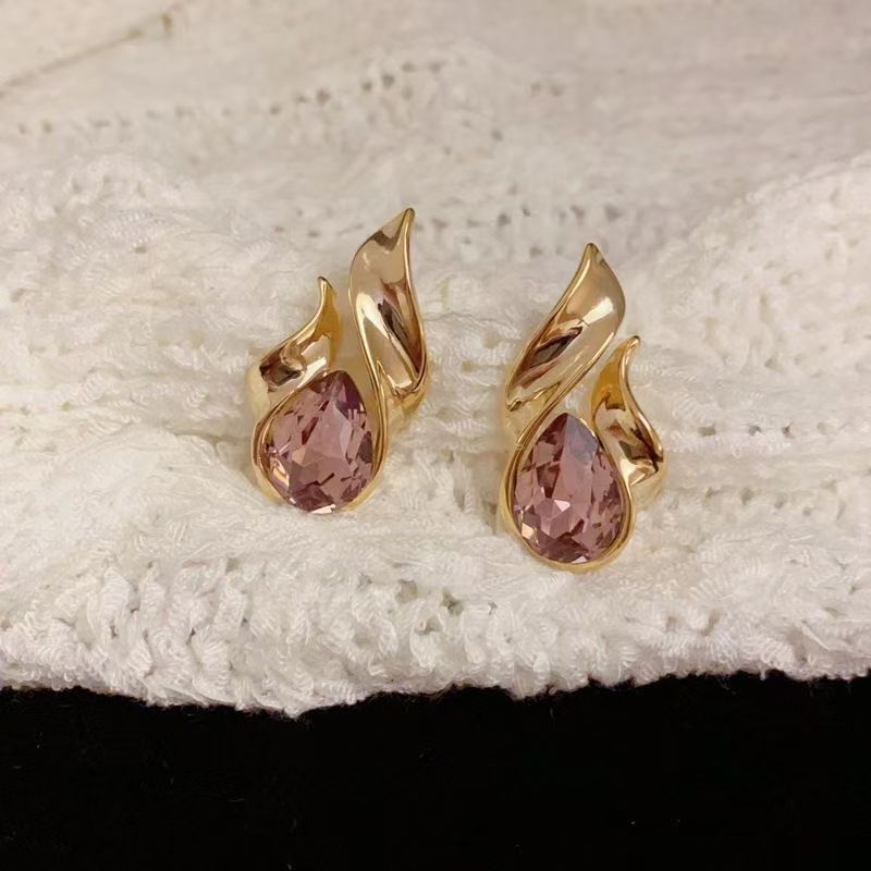 Gold-Plated Teardrop Stud Earrings: European Retro Minimalist Jewelry