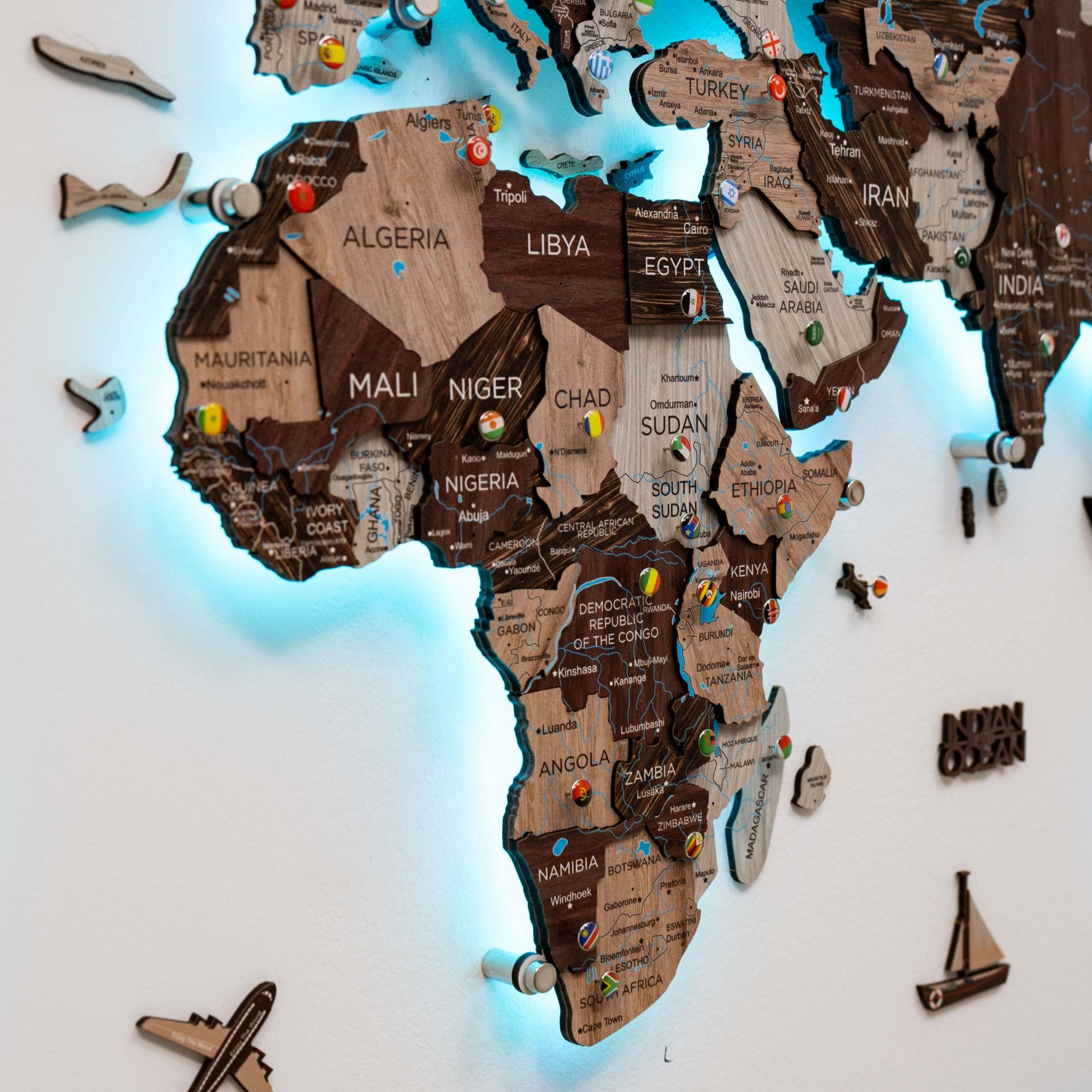 3D LED Luminous Wooden World Map 3.0 Cappuccino Wall Decor