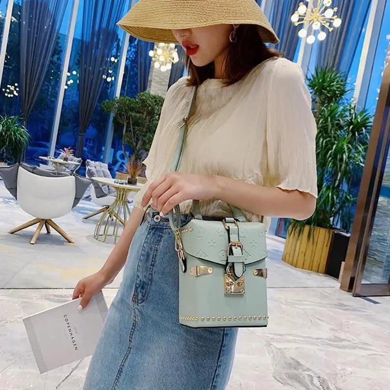 Modern Leather Crossbody Bag for Women - Daily Streetwear Purse
